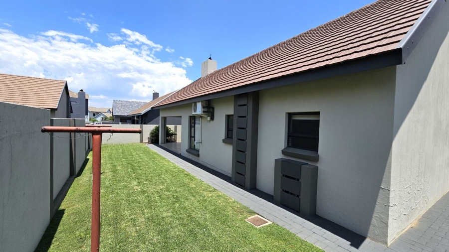 To Let 3 Bedroom Property for Rent in Melodie North West